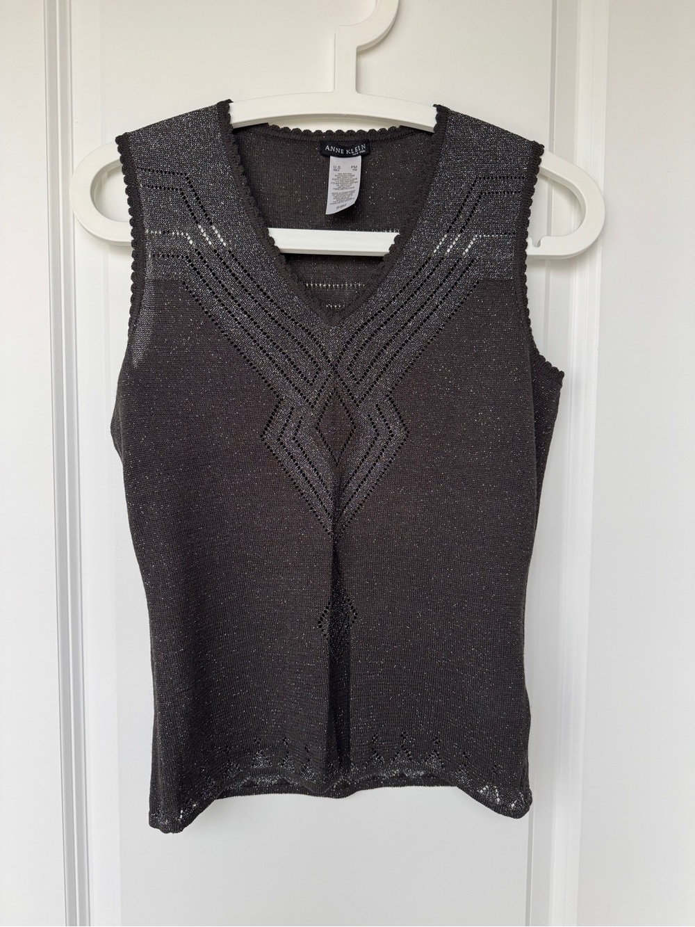 Metallic Knit V-Neck Sleeveless Top